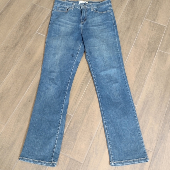 Levi's 512 Straight Leg Perfectly Slimming jeans, size 10. - Picture 6 of 7